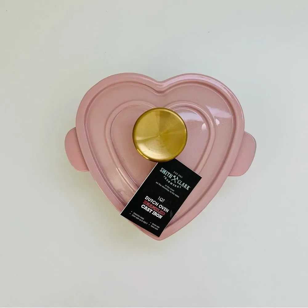 SMITH AND CLARK IRONWORKS 1qt Cast Iron Heart Shaped Dutch Oven Dish